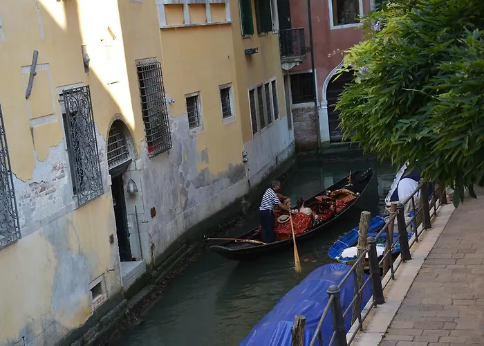 招待所 圣马可设计套房旅馆 4*